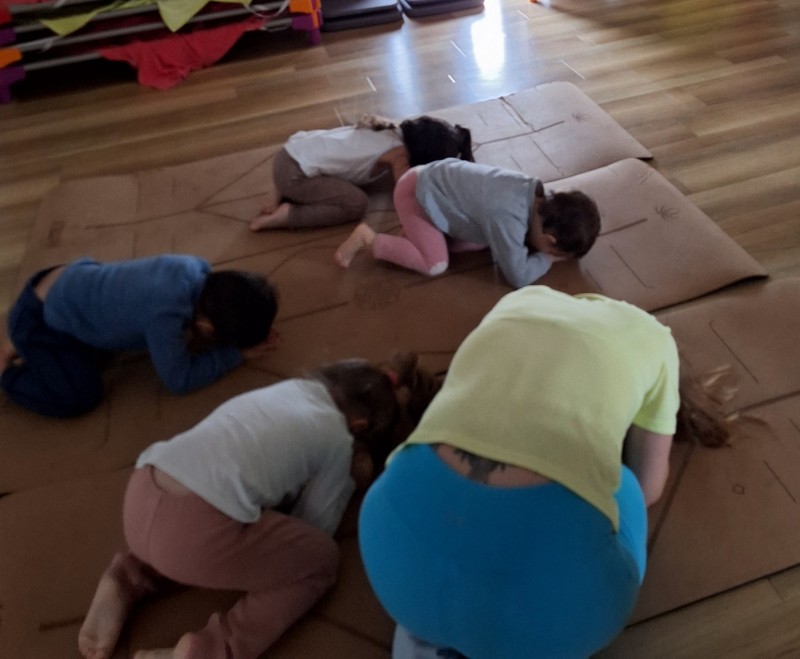 Bénéfices de la Formation Baby yoga pour les enfants, en crèche, dans les Alpes Maritimes,  Nice